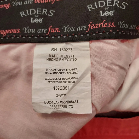 Riders by Lee Coral Elastic Waistband Shorts in Size 24W - Picture 9 of 9